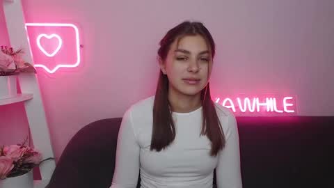 milanaangelas online show from December 8, 5:39 am