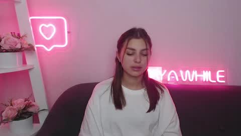 milanaangelas online show from December 8, 11:46 am