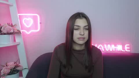 milanaangelas online show from December 9, 5:40 am