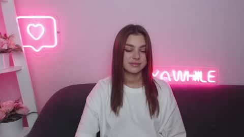 milanaangelas online show from December 13, 10:41 am