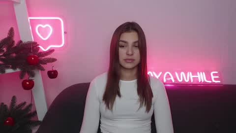 milanaangelas online show from December 14, 5:51 am