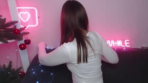 milanaangelas online show from December 14, 2:10 pm