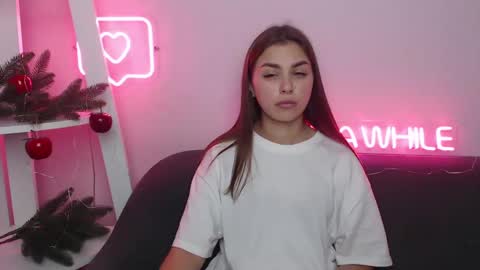 milanaangelas online show from December 29, 5:53 am