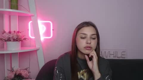 Snapshot of milanaangelas chatting on November 3, 8:32 pm milanaangelas online show from November 3, 8:32 pm