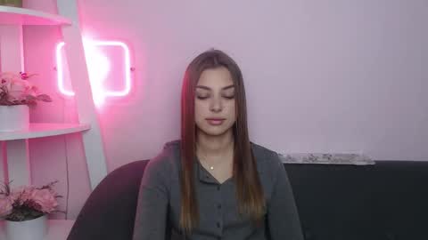 Snapshot of milanaangelas chatting on November 28, 5:54 am milanaangelas online show from November 28, 5:54 am