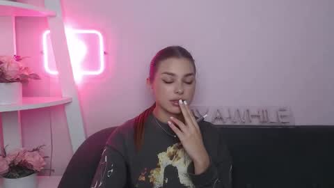 Snapshot of milanaangelas chatting on November 30, 6:28 am milanaangelas online show from November 30, 6:28 am