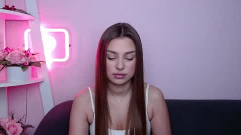 milanaangelas online show from April 20, 4:37 am