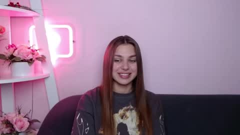 milanaangelas online show from April 21, 7:39 pm