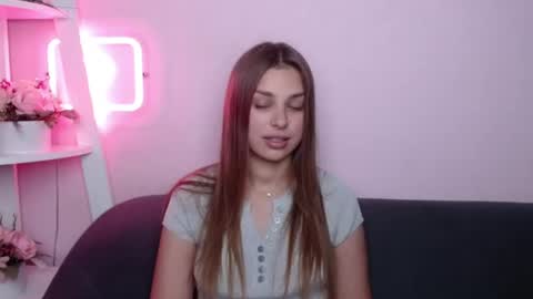 Snapshot of milanaangelas chatting on June 27, 1:17 pm milanaangelas online show from June 27, 1:17 pm