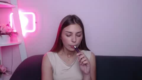 Snapshot of milanaangelas chatting on June 29, 4:52 am milanaangelas online show from June 29, 4:52 am