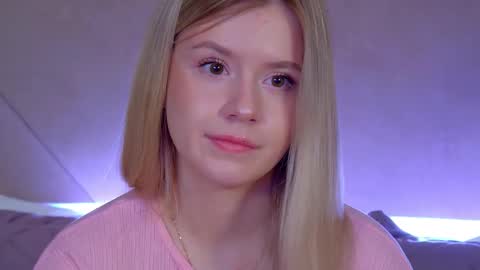 MilanaBalmain online show from February 3, 4:43 am