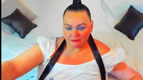 Snapshot of milanabiegert chatting on January 2, 8:24 pm Lana online show from January 2, 8:24 pm