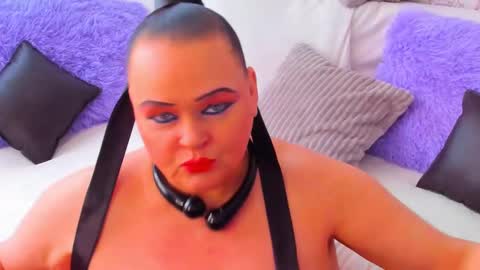 Snapshot of milanabiegert chatting on February 17, 12:38 pm Lana online show from February 17, 12:38 pm