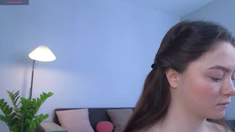 milanakowall online show from February 25, 6:23 am