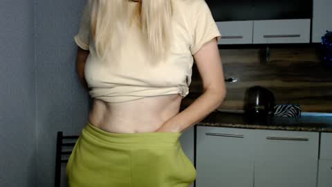 Milena online show from January 4, 1:10 am