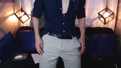 milandavid1 online show from March 14, 5:29 pm