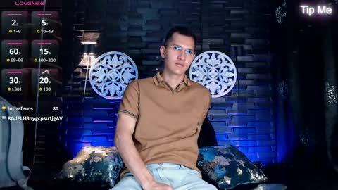 milandavid1 online show from April 14, 5:41 pm