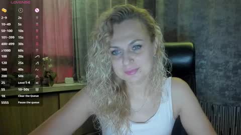 Snapshot of milanna_x chatting on September 17, 4:30 pm milanna_x online show from September 17, 4:30 pm