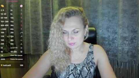 Snapshot of milanna_x chatting on October 2, 9:22 pm milanna_x online show from October 2, 9:22 pm