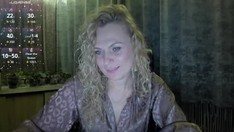 Snapshot of milanna_x chatting on November 10, 6:18 pm milanna_x online show from November 10, 6:18 pm