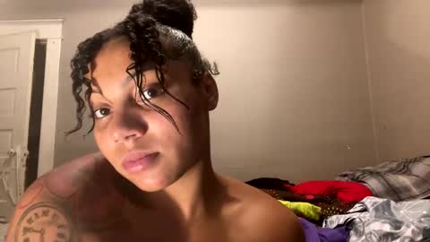 Snapshot of milanthesub chatting on November 15, 11:40 am milanthesub online show from November 15, 11:40 am