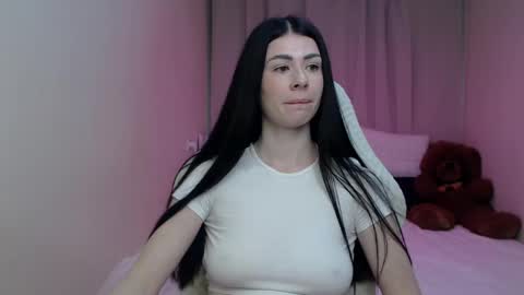 milasecretsss online show from April 18, 7:01 am