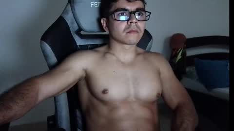 milcaritas3 online show from April 15, 7:58 pm