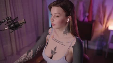 Snapshot of mileeena chatting on December 5, 7:06 pm M  Telegram mamagotachannel online show from December 5, 7:06 pm