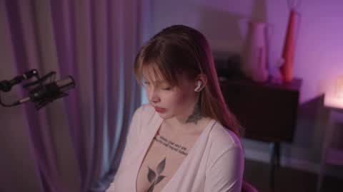 Snapshot of mileeena chatting on December 8, 4:07 pm M  Telegram mamagotachannel online show from December 8, 4:07 pm