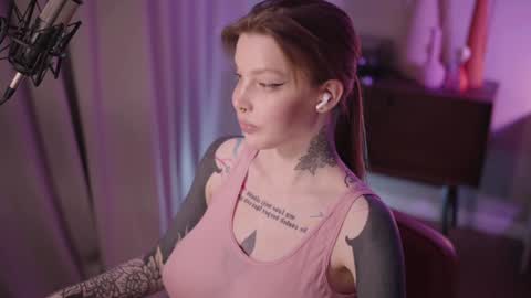 Snapshot of mileeena chatting on December 21, 6:44 pm M  Telegram mamagotachannel online show from December 21, 6:44 pm