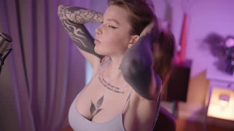 Snapshot of mileeena chatting on December 26, 4:25 pm M  Telegram mamagotachannel online show from December 26, 4:25 pm