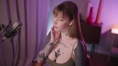 Snapshot of mileeena chatting on January 4, 4:11 pm M  Telegram mamagotachannel online show from January 4, 4:11 pm