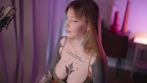 Snapshot of mileeena chatting on January 7, 3:44 pm M  Telegram mamagotachannel online show from January 7, 3:44 pm