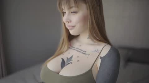 Snapshot of mileeena chatting on January 19, 8:29 am M  Telegram mamagotachannel online show from January 19, 8:29 am