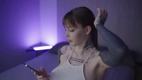 Snapshot of mileeena chatting on January 23, 10:43 am M  Telegram mamagotachannel online show from January 23, 10:43 am