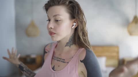 Snapshot of mileeena chatting on February 3, 6:45 am M  Telegram mamagotachannel online show from February 3, 6:45 am