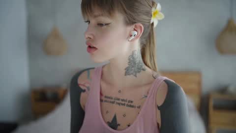 Snapshot of mileeena chatting on February 5, 5:09 am M  Telegram mamagotachannel online show from February 5, 5:09 am