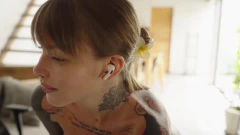 Snapshot of mileeena chatting on February 14, 6:23 am M  Telegram mamagotachannel online show from February 14, 6:23 am