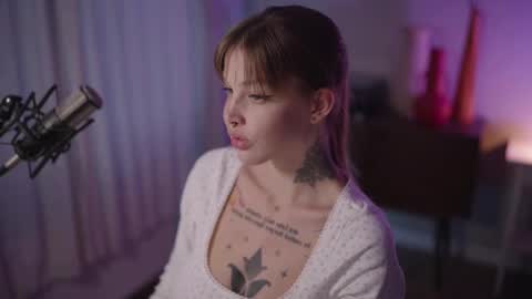 Snapshot of mileeena chatting on March 5, 3:29 pm M  Telegram mamagotachannel online show from March 5, 3:29 pm