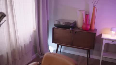 Snapshot of mileeena chatting on March 8, 12:20 pm M  Telegram mamagotachannel online show from March 8, 12:20 pm