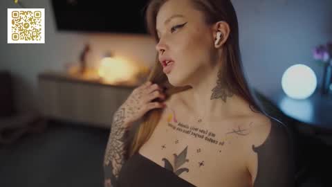 Snapshot of mileeena chatting on October 17, 2:08 pm M  Telegram mamagotachannel online show from October 17, 2:08 pm