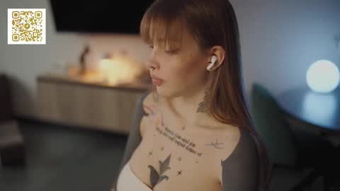 Snapshot of mileeena chatting on October 22, 12:05 pm M  Telegram mamagotachannel online show from October 22, 12:05 pm