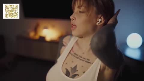 Snapshot of mileeena chatting on October 23, 2:05 pm M  Telegram mamagotachannel online show from October 23, 2:05 pm