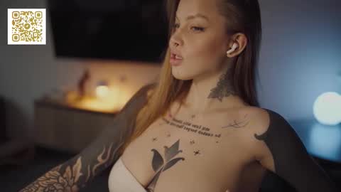 Snapshot of mileeena chatting on October 26, 1:06 pm M  Telegram mamagotachannel online show from October 26, 1:06 pm