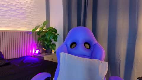 milena_lawson online show from November 5, 10:48 am