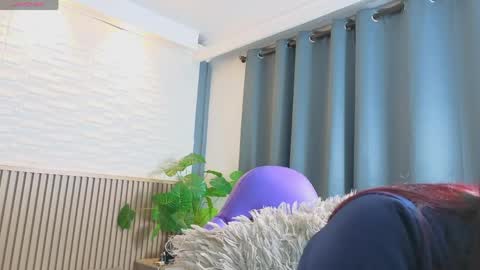 milena_lawson online show from April 21, 12:22 pm