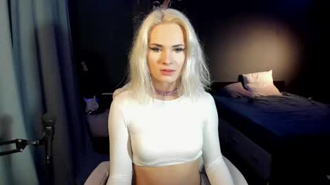 Snapshot of milena_marshmallows chatting on February 10, 3:46 am Milena online show from February 10, 3:46 am
