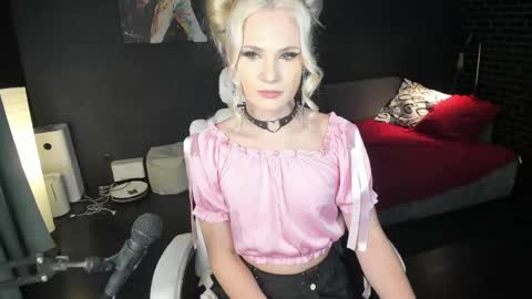 Snapshot of milena_marshmallows chatting on April 30, 11:42 pm Milena online show from April 30, 11:42 pm