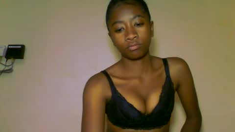 Snapshot of milennah chatting on June 19, 11:58 am milennah online show from June 19, 11:58 am