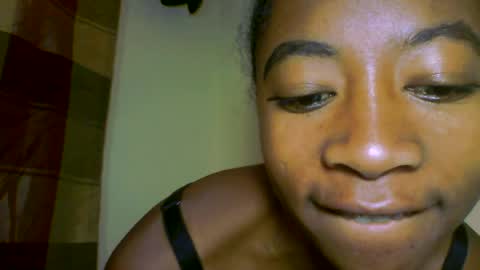 Snapshot of milennah chatting on June 20, 5:43 am milennah online show from June 20, 5:43 am